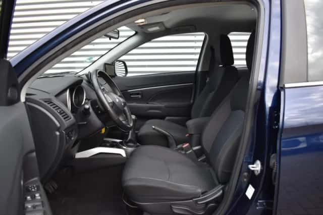 Mitsubishi ASX (2011) thumbnail 3