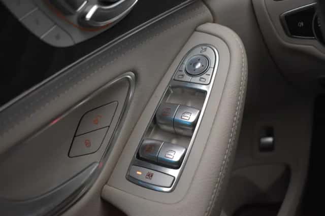 Mercedes-Benz C-Klasse (2015) thumbnail 14