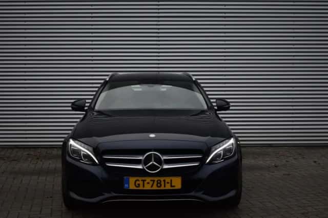 Mercedes-Benz C-Klasse (2015) thumbnail 3