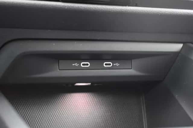 Volkswagen Golf (2020) thumbnail 35