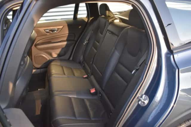 Volvo V60 (2021) thumbnail 4