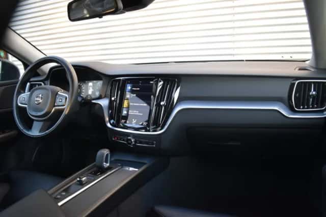 Volvo V60 (2021) thumbnail 39