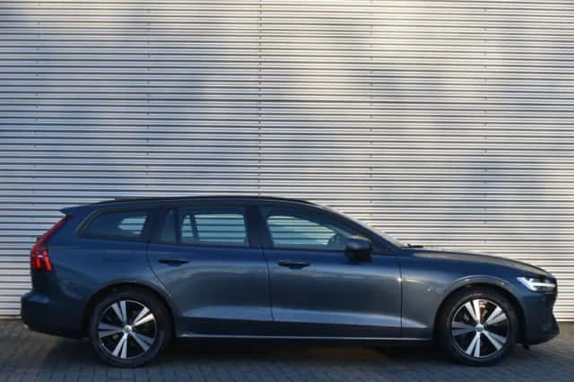 Volvo V60 (2021) thumbnail 7