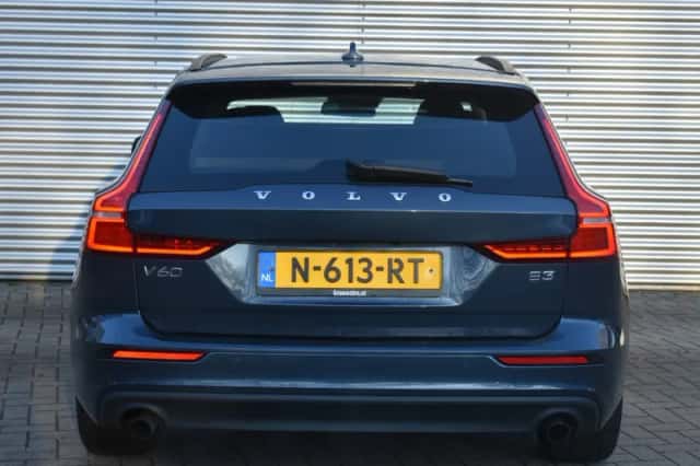 Volvo V60 (2021) thumbnail 10