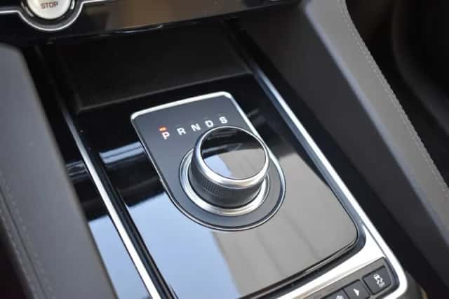 Jaguar F-Pace (2019) thumbnail 25