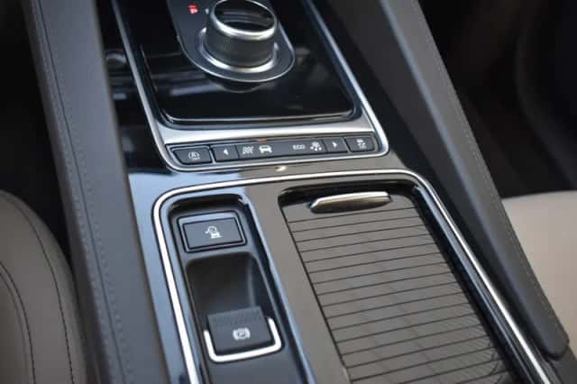 Jaguar F-Pace (2019) thumbnail 31