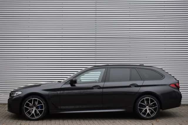 BMW 5-Serie (2023) thumbnail 2
