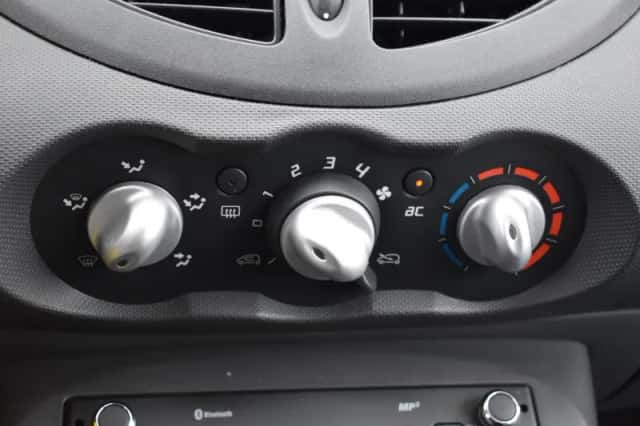 Renault Twingo (2013) thumbnail 21