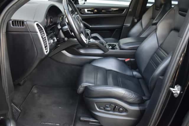 Porsche Cayenne (2021) thumbnail 15