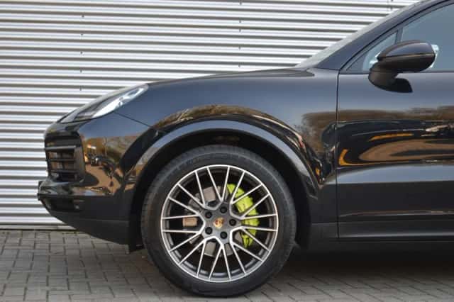 Porsche Cayenne (2021) thumbnail 3