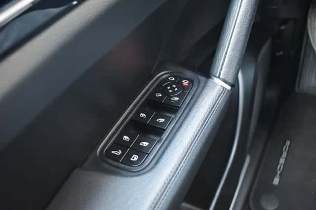 Porsche Cayenne (2021) thumbnail 26