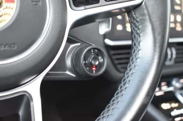 Porsche Cayenne (2021) thumbnail 34