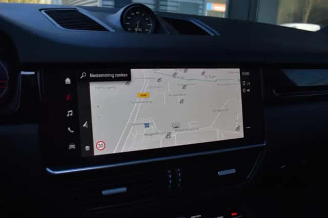Porsche Cayenne (2021) thumbnail 39