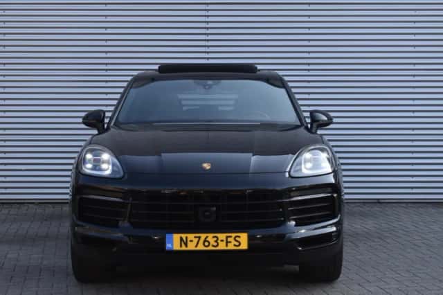 Porsche Cayenne (2021) thumbnail 5