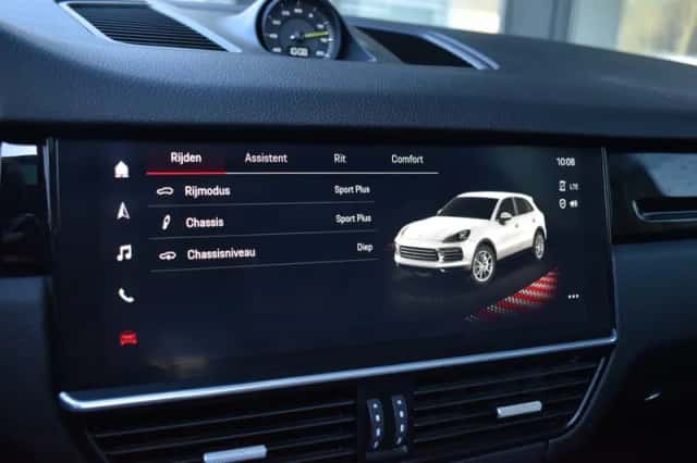 Porsche Cayenne (2021) thumbnail 43