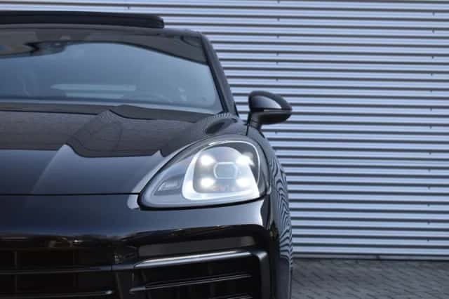 Porsche Cayenne (2021) thumbnail 6