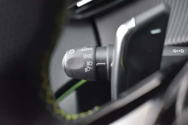 Peugeot 2008 (2022) thumbnail 25