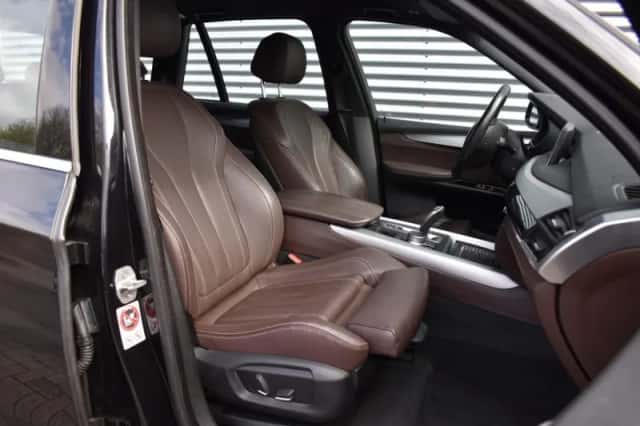 BMW X5 (2017) thumbnail 40