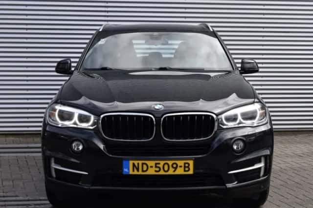 BMW X5 (2017) thumbnail 5