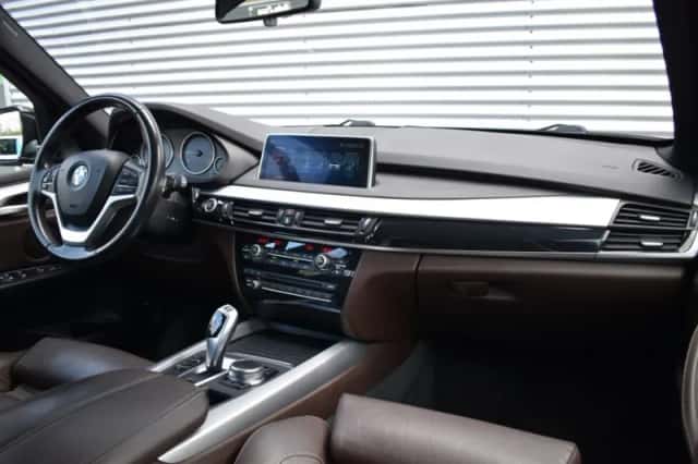BMW X5 (2017) thumbnail 42