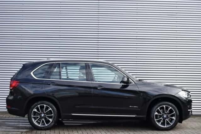 BMW X5 (2017) thumbnail 6