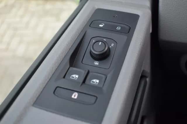 Volkswagen Transporter (2022) thumbnail 15