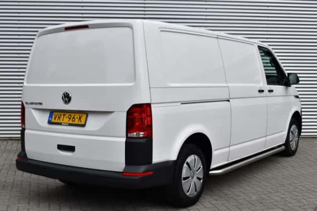Volkswagen Transporter (2022) thumbnail 3