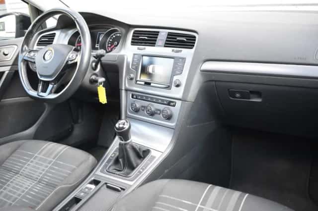 Volkswagen Golf (2015) thumbnail 16