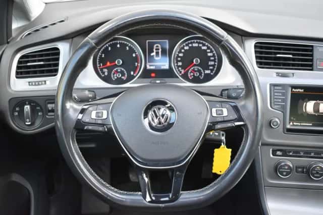 Volkswagen Golf (2015) thumbnail 18
