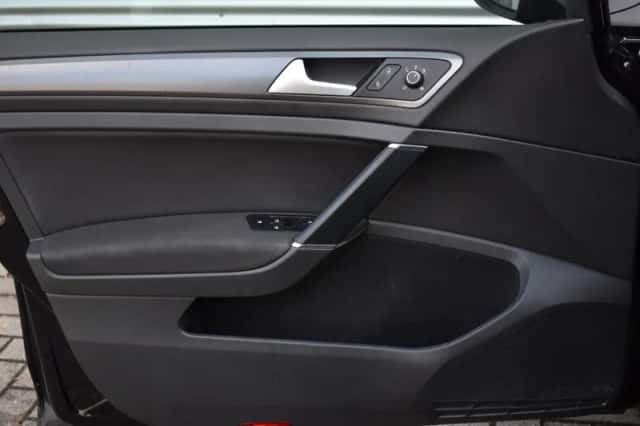Volkswagen Golf (2015) thumbnail 19