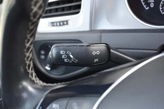 Volkswagen Golf (2015) thumbnail 23