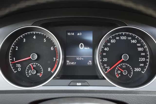 Volkswagen Golf (2015) thumbnail 24