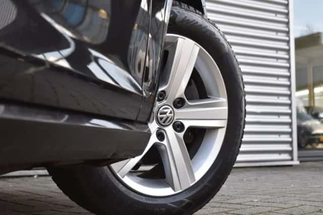 Volkswagen Golf (2015) thumbnail 8