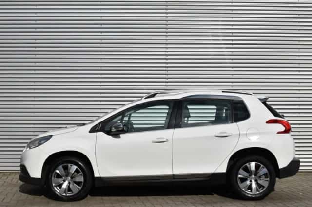 Peugeot 2008 (2016) thumbnail 2