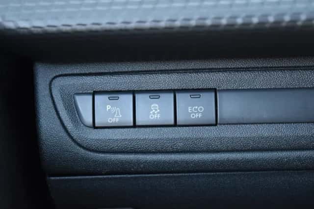 Peugeot 2008 (2016) thumbnail 14