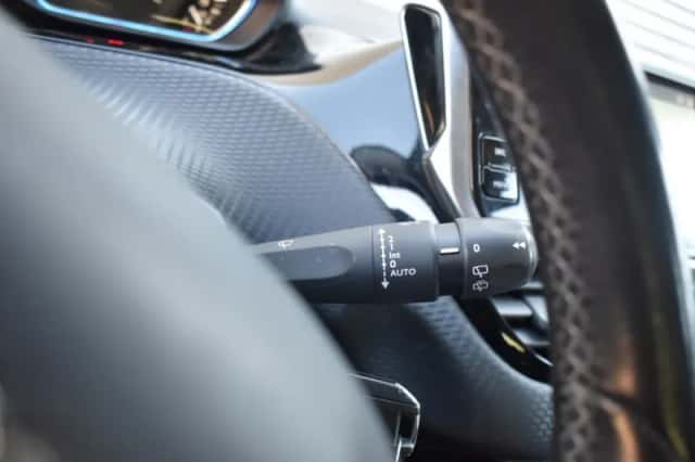 Peugeot 2008 (2016) thumbnail 22