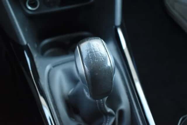 Peugeot 2008 (2016) thumbnail 26
