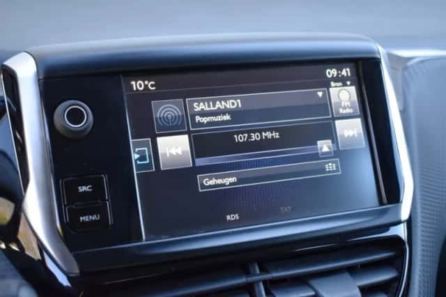 Peugeot 2008 (2016) thumbnail 28