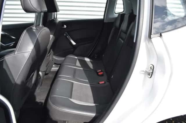 Peugeot 2008 (2016) thumbnail 30