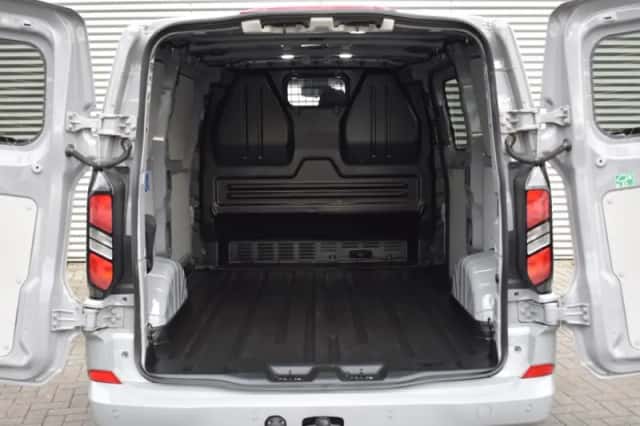 Ford Transit Custom (2025) thumbnail 10