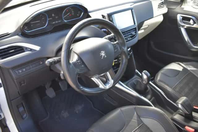 Peugeot 2008 (2013) thumbnail 14