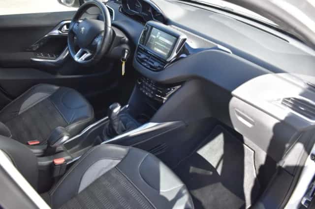 Peugeot 2008 (2013) thumbnail 16