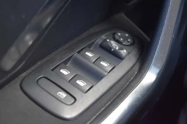 Peugeot 2008 (2013) thumbnail 18