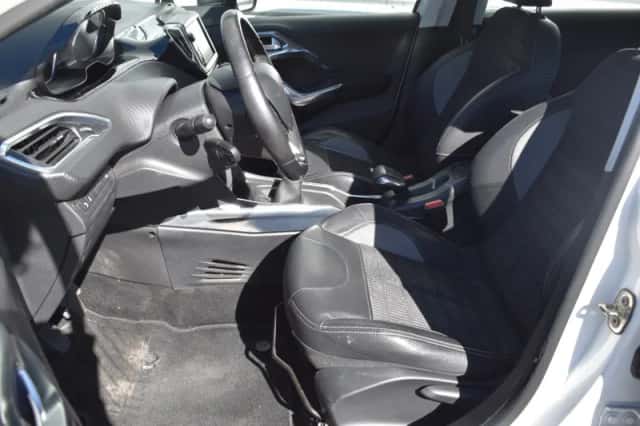 Peugeot 2008 (2013) thumbnail 10