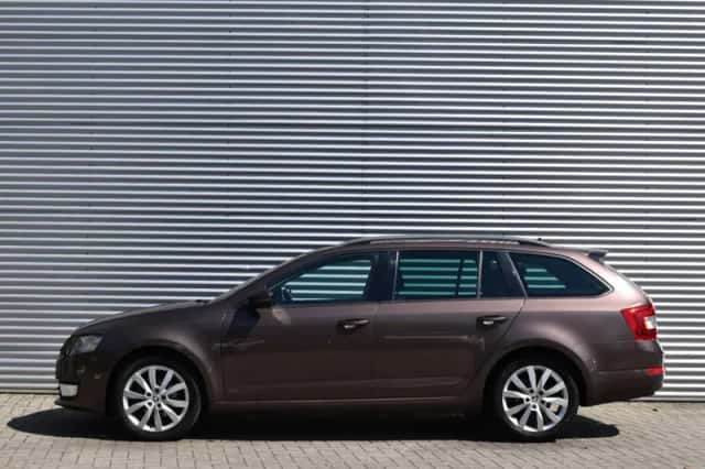 Škoda Octavia (2014) thumbnail 2