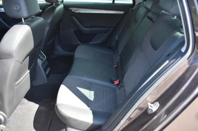 Škoda Octavia (2014) thumbnail 11