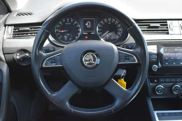 Škoda Octavia (2014) thumbnail 17