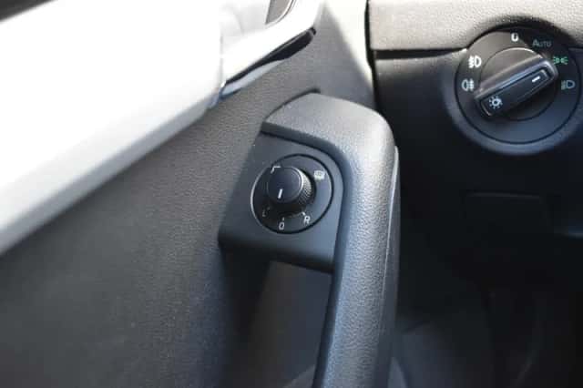 Škoda Octavia (2014) thumbnail 19