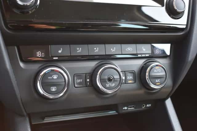 Škoda Octavia (2014) thumbnail 28