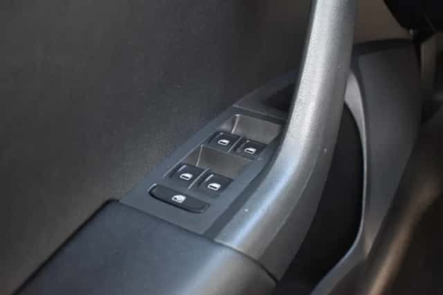 Škoda Octavia (2014) thumbnail 15